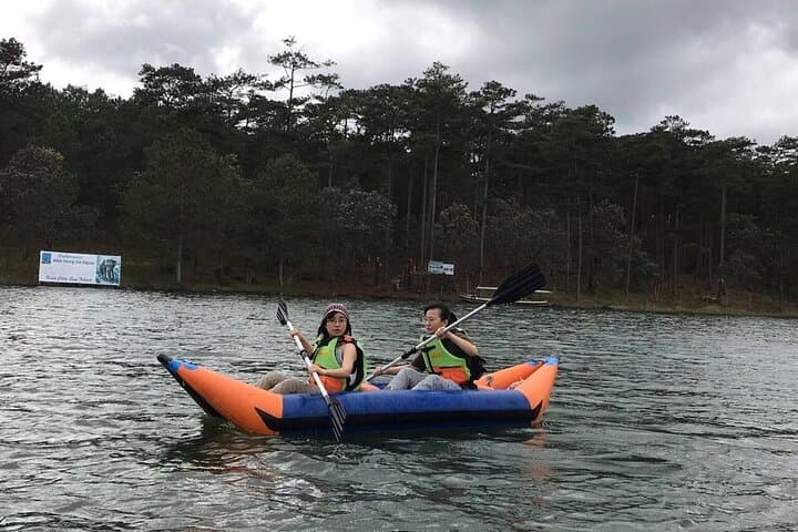 SUP and Kayak Tour on Tuyen Lam Lake — Guided Paddle in Da Lat photo 6