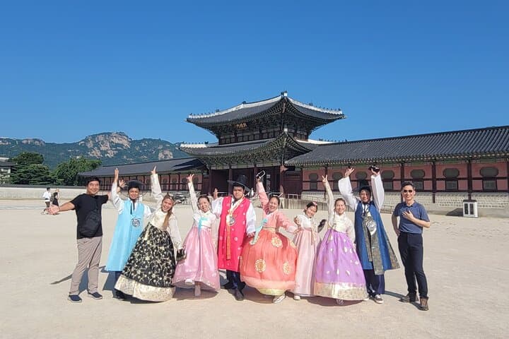 Private Full-Day Seoul Highlights Tour with Hanbok Experience photo 5