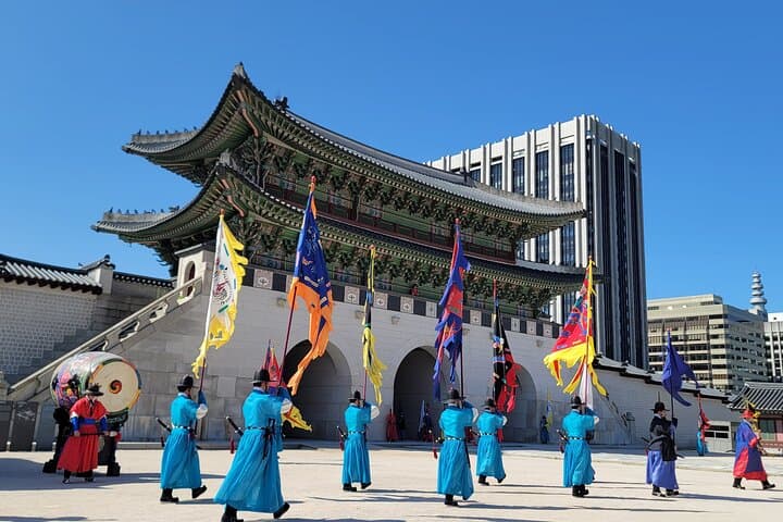 Private Full-Day Seoul Highlights Tour with Hanbok Experience photo 6