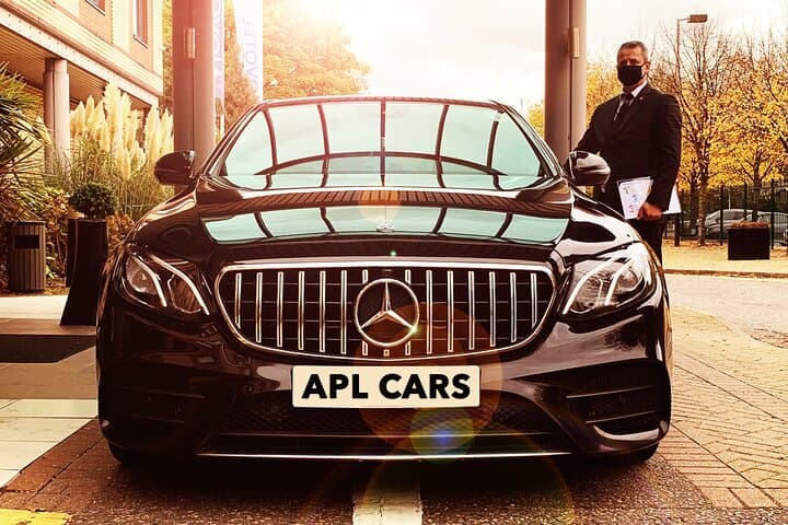 Private Transfer from Gatwick to Bath: Fast, Direct, and Reliable photo 2