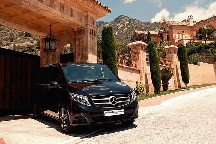 Private Transfer from Gatwick to Bath: Fast, Direct, and Reliable photo 4