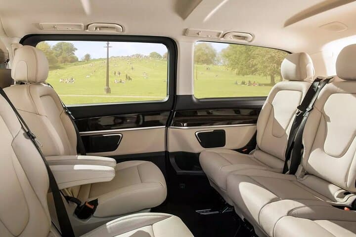 Private Transfer from Gatwick to Bath: Fast, Direct, and Reliable photo 3