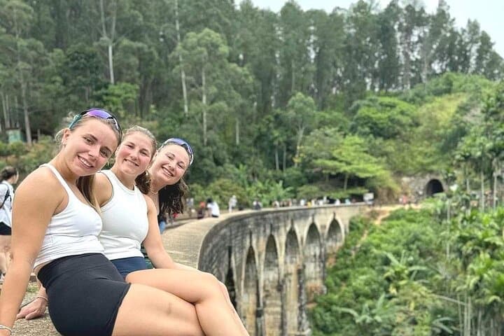 Ella and Lipton's Seat Day Trip: Scenic Train, Tea Hills & Little Adam’s Peak photo 4