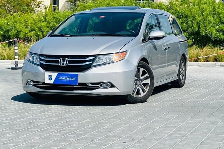 Private Full-Day Chauffeur Service in Dubai — Luxury City and Desert Transfers photo 4