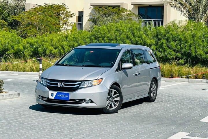 Private Full-Day Chauffeur Service in Dubai — Luxury City and Desert Transfers photo 5