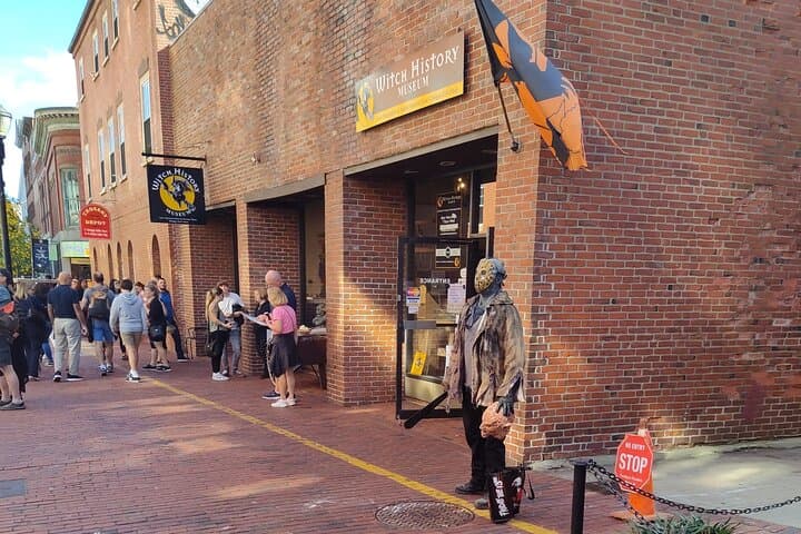 Tales of Salem Halloween Guided Walking Tour — History, Haunts & Practical Tips photo 6
