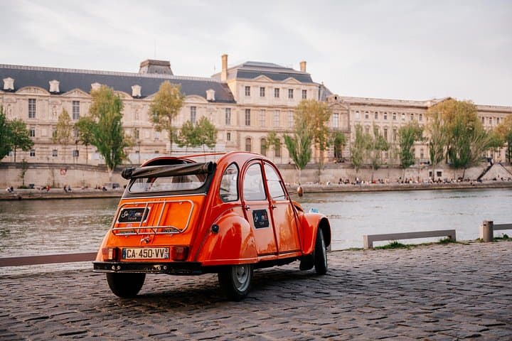 Paris in a Classic Citroën: 1.5-Hour Private Day Tour of Iconic Sights photo 1