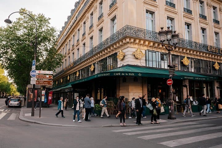 Paris in a Classic Citroën: 1.5-Hour Private Day Tour of Iconic Sights photo 2
