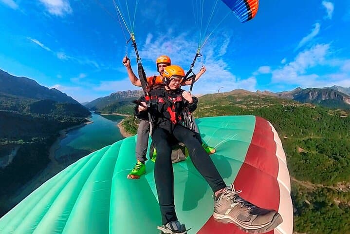 Tandem Paragliding Over the Tena Valley: Panticosa Flights with Video photo 2