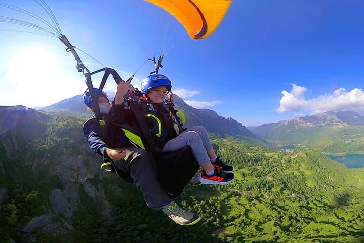 Tandem Paragliding Over the Tena Valley: Panticosa Flights with Video photo 3