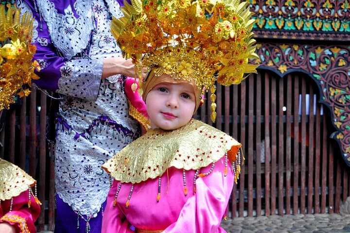 Pacu Jawi Bull Race and Minangkabau Homestay: 3-Day West Sumatra Cultural Adventure photo 2