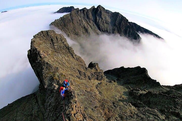 Conquer the Inaccessible Pinnacle: Scotland’s Ultimate Skye Climb photo 4