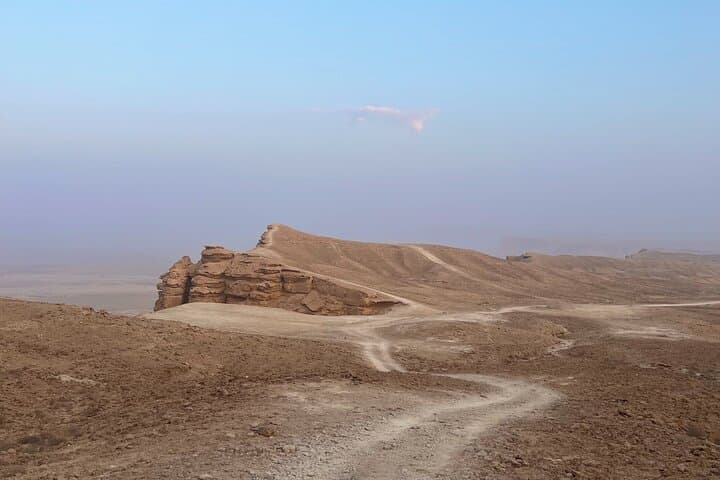 Darb AlMangour Hike — Sunset Ridge on the Tuwaiq Escarpment photo 4