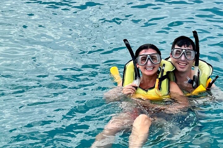 Luxury Catamaran Turtle Snorkel and Sunset Cruise in St. Thomas