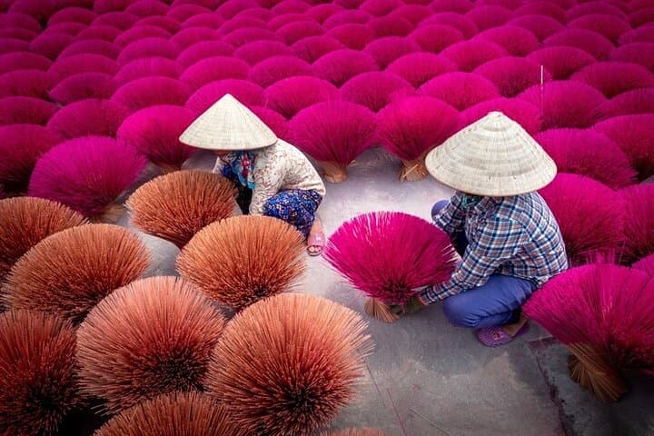 Hanoi to Ninh Binh Day Tour — Incense Village & Tam Coc Boat Experience photo 2
