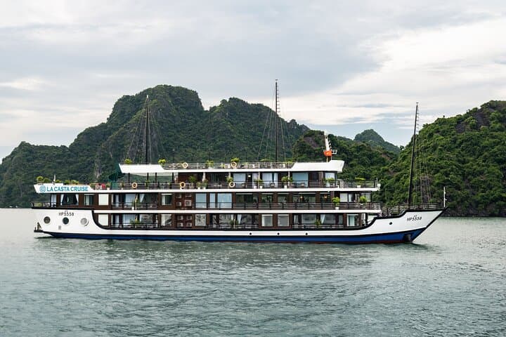 Luxury 2-Day Halong & Lan Ha Bay Cruise — Overnight 5-Star La Casta Experience photo 3