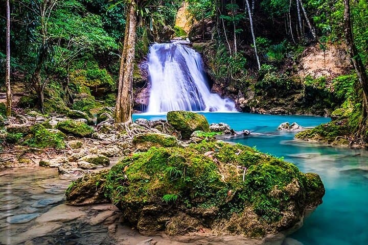 Exotic Blue Hole and Secret Falls Tour — Ocho Rios Blue Hole Guide photo 3
