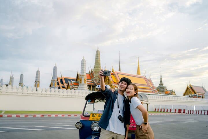 Romantic Bangkok Walking Tour — Grand Palace, Wat Pho & Chao Phraya photo 6