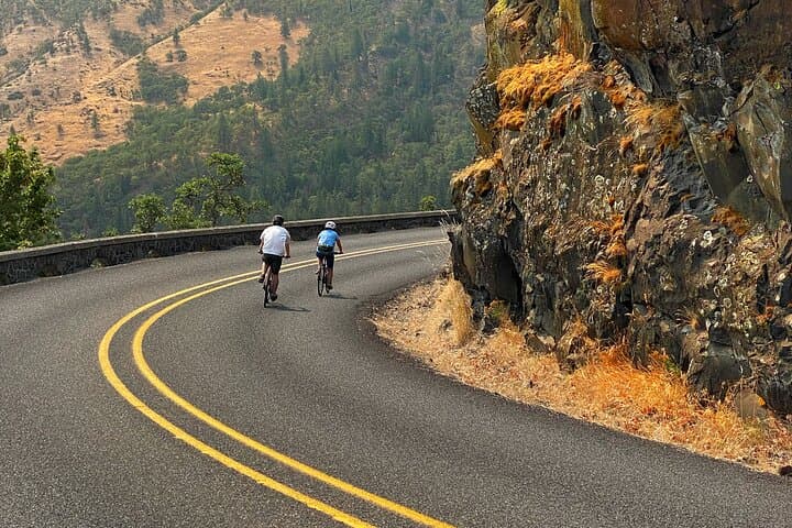 Columbia Gorge Scenic Bikeway: Full-Day Ride from Portland