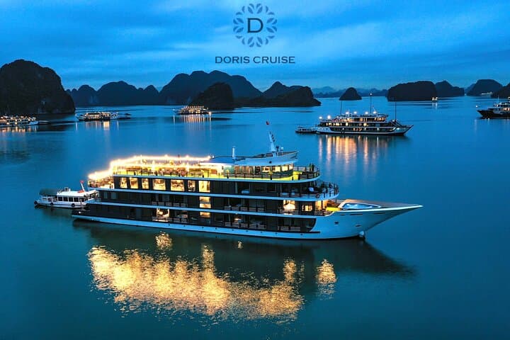 Halong & Lan Ha Bay 2-Day Luxury Cruise: Kayak, Cave & Tai Chi from Hanoi
