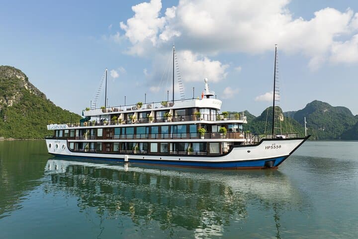 Luxury 3-Day Halong & Lan Ha Bay Cruise: 5-Star Overnight Ship with Kayaking