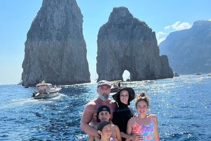 Capri Boat Tour and Sorrento Cooking Class: Half-Day Private Experience