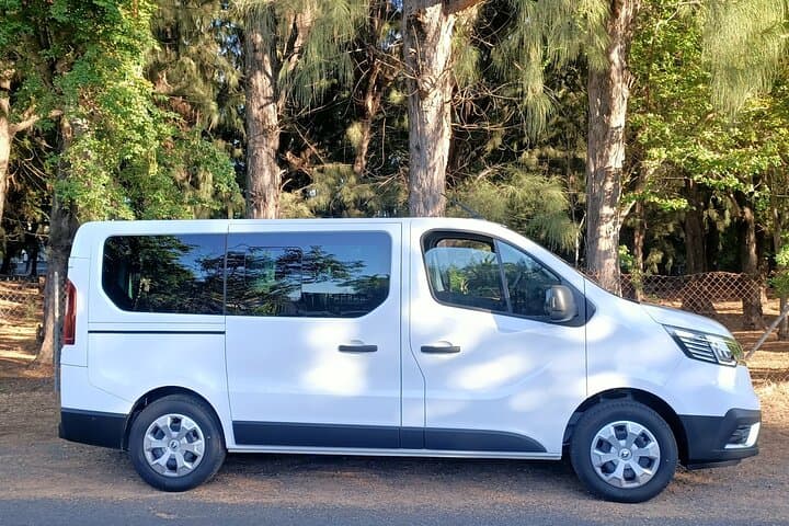Half-Day West Réunion Private Tour: Maïdo, Mafate & Boucan Canot photo 4