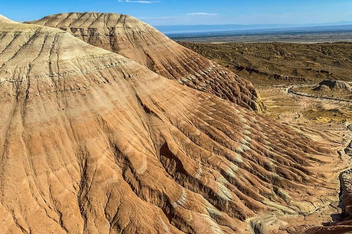 Altyn Emel Singing Dunes and Aktau Mountains: One-Day Group Tour from Almaty