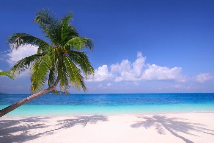 Private Island Escape from Hurghada: 7-Hour Red Sea Snorkel & Beach Day