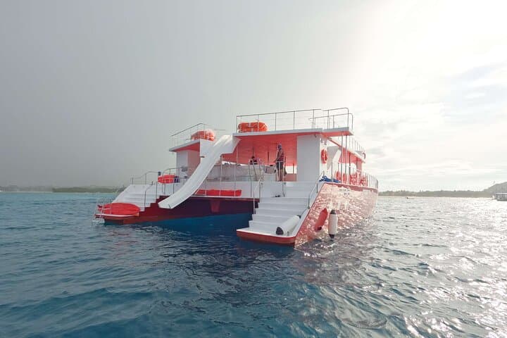 Boracay Party Yacht: All-Inclusive Day Cruise with DJ & Snorkel