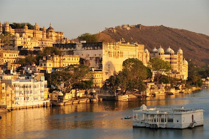 Explore Udaipur: Private Full-Day City Tour of Lake Pichola, City Palace & Ahar photo 2