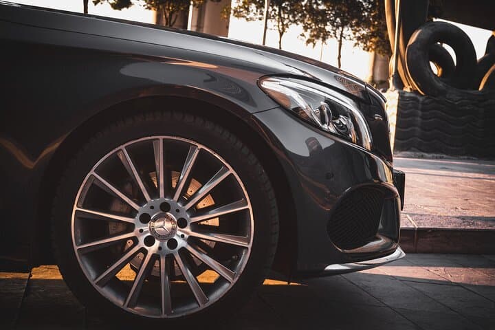 Smooth Ride: Southampton to Gatwick Private Chauffeur Transfer photo 3