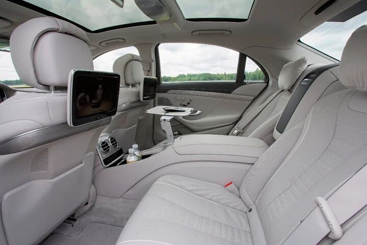Smooth Ride: Southampton to Gatwick Private Chauffeur Transfer photo 4