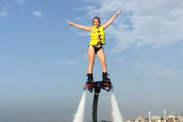 Flyboarding Session in Dubai: Beginner Lesson and 20-Minute Flight Over the Arabian Gulf