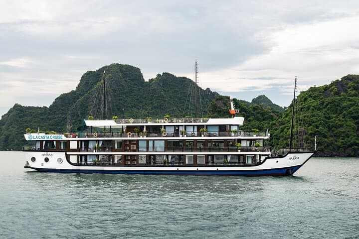 La Casta Luxury Overnight Cruise: 2-Day Halong & Lan Ha Bay Experience