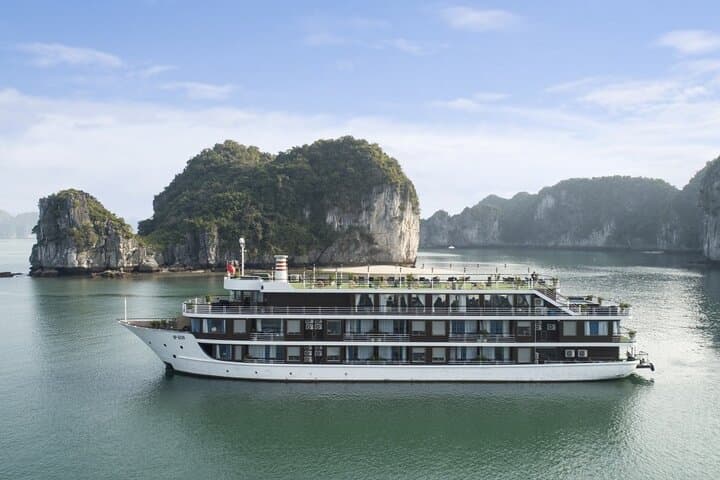 La Casta Luxury Overnight Cruise: 2-Day Halong & Lan Ha Bay Experience photo 5