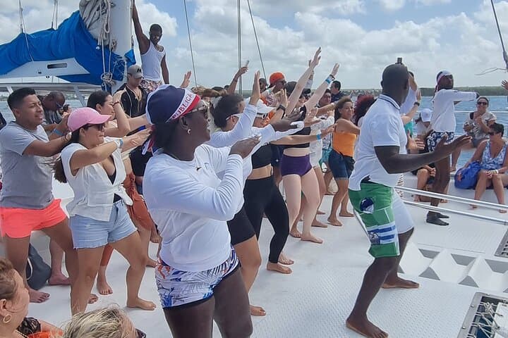 Full-Day Isla Saona Catamaran & Speedboat Tour from Punta Cana photo 4