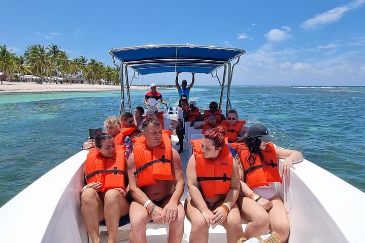 Full-Day Isla Saona Catamaran & Speedboat Tour from Punta Cana photo 5