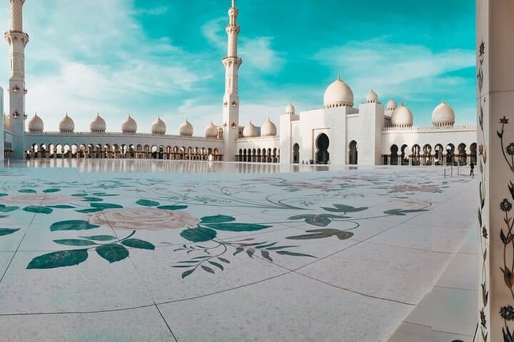 Abu Dhabi Full-Day Tour from Dubai: Sheikh Zayed, Louvre & Yas Island