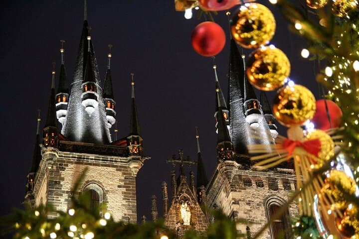 Prague Christmas Tour: Wenceslas Square, Old Town Markets & Mulled Wine