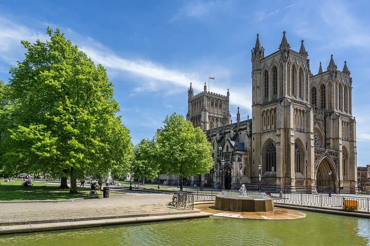 Exploring Bristol: Private 2.5-Hour Walking Tour of Cathedral, Docks & Christmas Steps photo 2