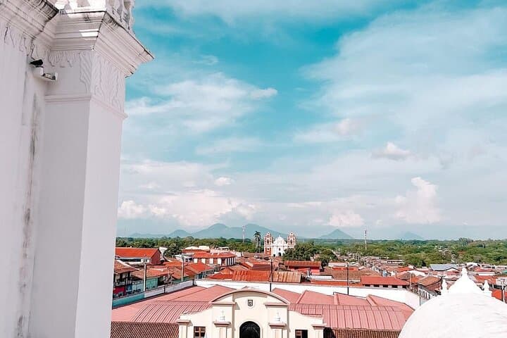 León Cathedral, Art Gallery & Flor de Caña Rum Tour from Managua photo 5