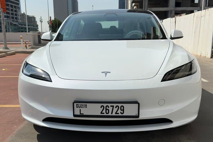 Full-Day Luxury Car and Driver in Dubai: Flexible 10-Hour Private Transfer photo 2