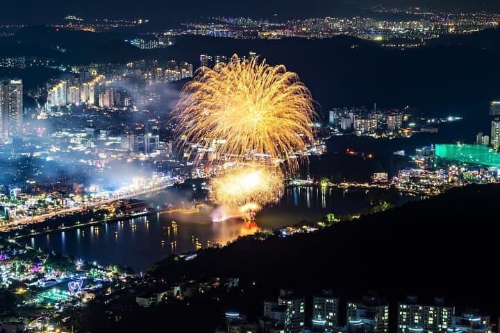 Daegu Private Day Tour: Seomun Market, Apsan Cablecar & Donghwasa Temple