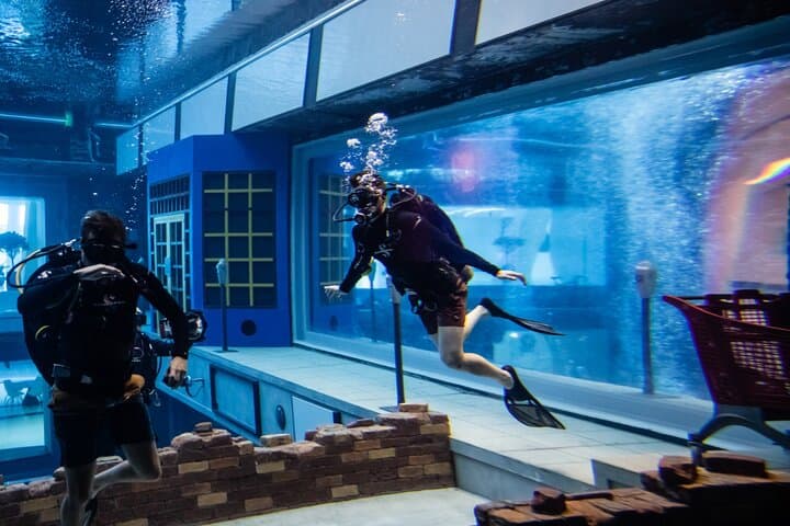Deep Dive Dubai: 2-Hour Scuba Adventure in the World's Deepest Pool photo 3