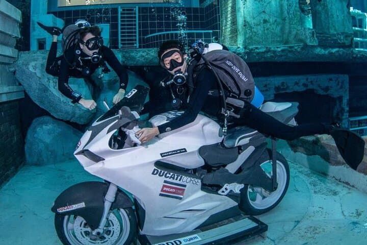 Deep Dive Dubai: 2-Hour Scuba Adventure in the World's Deepest Pool photo 4