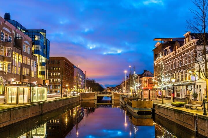 Enchanted Hague: Romantic Private Stroll Through Dutch Splendor photo 2