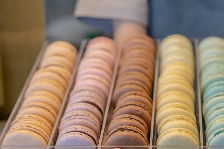 Family-Friendly Le Marais Walking Tour with Macarons and History