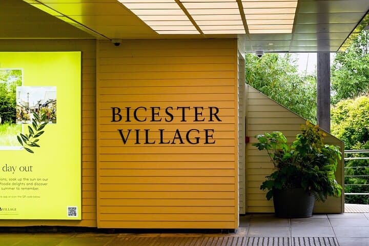Private Shopping Tour from London to Bicester Village Outlet — Luxury Outlet Day Trip from London photo 3