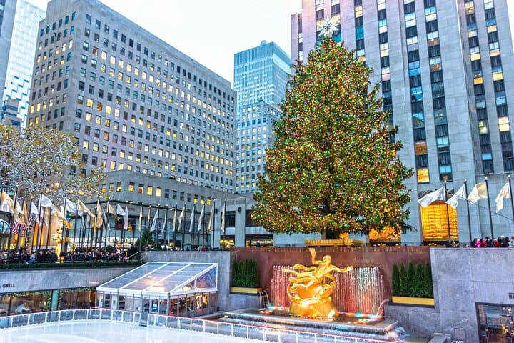 Midtown Holiday Donut Tour: NYC Lights, Hot Chocolate & Rockefeller Tree photo 4